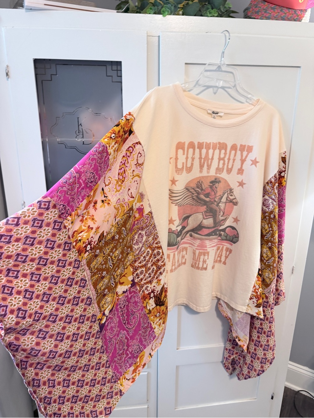 Bohemian Patchwork Cowboy Pullover Sweatshirt - Cream & Pink